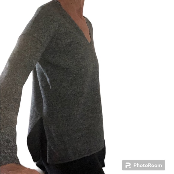 Aritzia  Babaton wool linen blend V neck pullover sweater size small - Picture 3 of 13